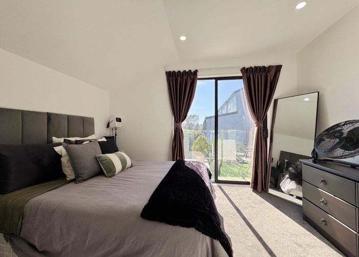  at 1/60 Triangle Road, Massey, Waitakere City, Auckland
