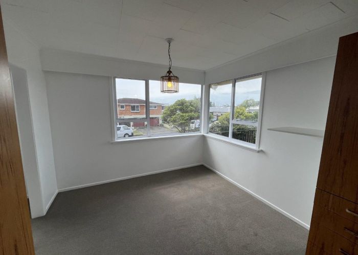 at 11 Cumberland Street, Merrilands, New Plymouth