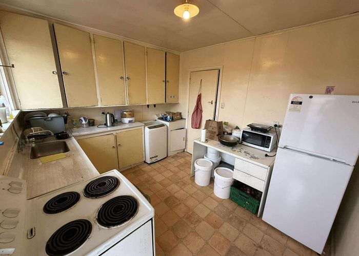 at 2/410 Worcester Street, Linwood, Christchurch City, Canterbury