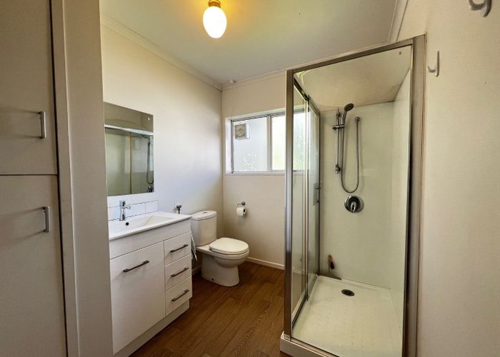  at 3B Sovereign Place, Glenfield, North Shore City, Auckland