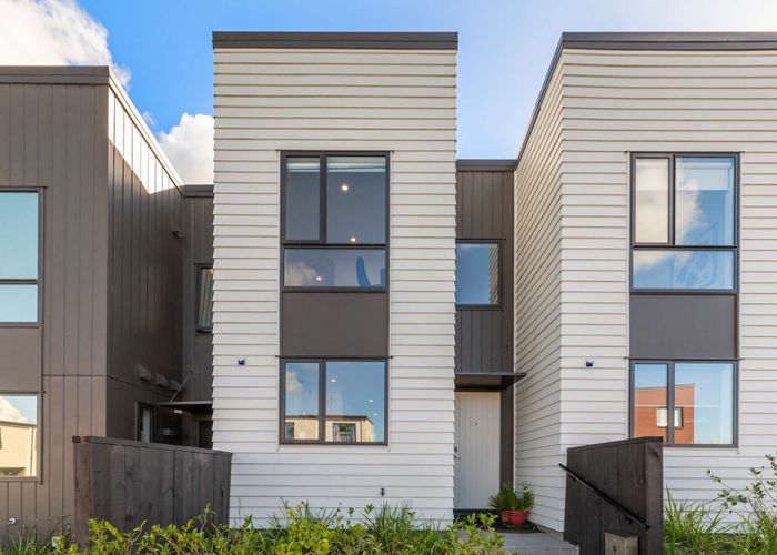  at 9 Harlow Crescent, Glen Innes, Auckland