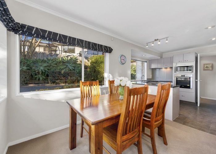  at 1/16 Woodview Rise, Botany Downs, Manukau City, Auckland