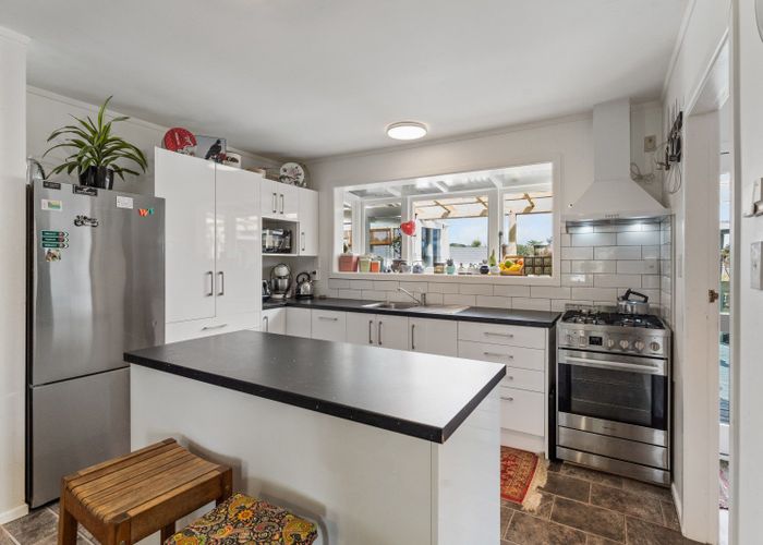  at 53 Tasman Road, Otaki Beach, Otaki