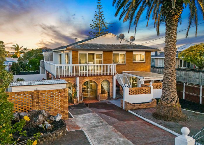  at 1/100 Titirangi Road, New Lynn, Waitakere City, Auckland