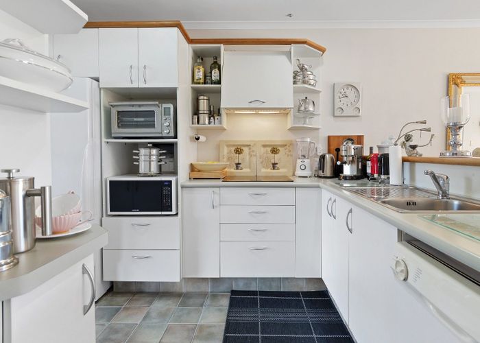  at 2/41 Manchester Way, Judea, Tauranga