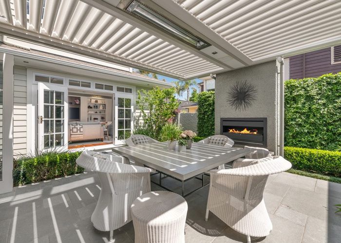  at 18 Compass Point Way, Half Moon Bay, Auckland