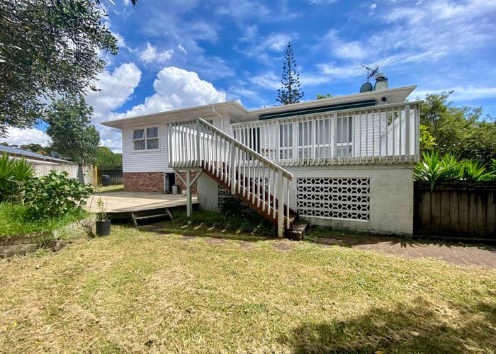  at 1/11 Heather Place, Sunnynook, North Shore City, Auckland