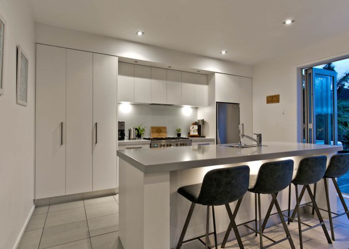  at 33 Kittiwake Drive, Schnapper Rock, Auckland