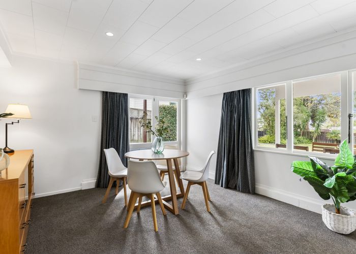  at 2 Dawn Place, Te Atatu South, Auckland