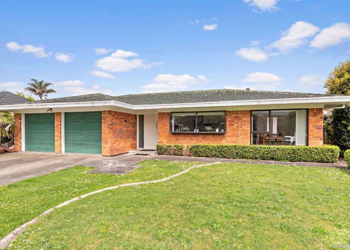  at 3 Zenith Place, Conifer Grove, Takanini