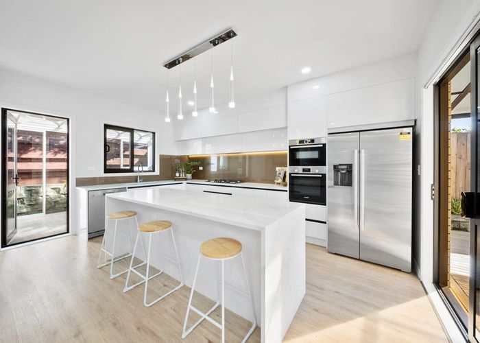  at 17A Ussher Place, Pakuranga Heights, Manukau City, Auckland