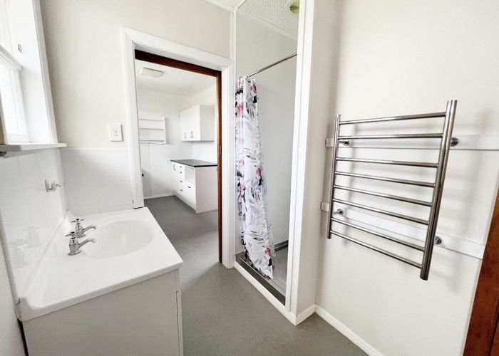  at 2/354 College Street, West End, Palmerston North, Manawatu / Whanganui