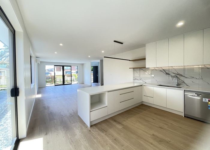  at 16 The anchorage, Sunnyhills, Manukau City, Auckland