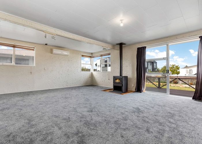  at 5 Convair Crescent, Mangere, Manukau City, Auckland