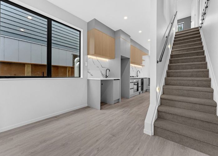  at 2 Kama Place, Sunnynook, North Shore City, Auckland