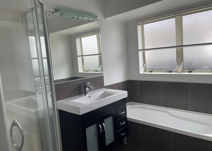  at 40 Edendale Road, Somerville, Manukau City, Auckland