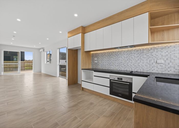  at 9 Wingrove Close, Rosehill, Papakura, Auckland