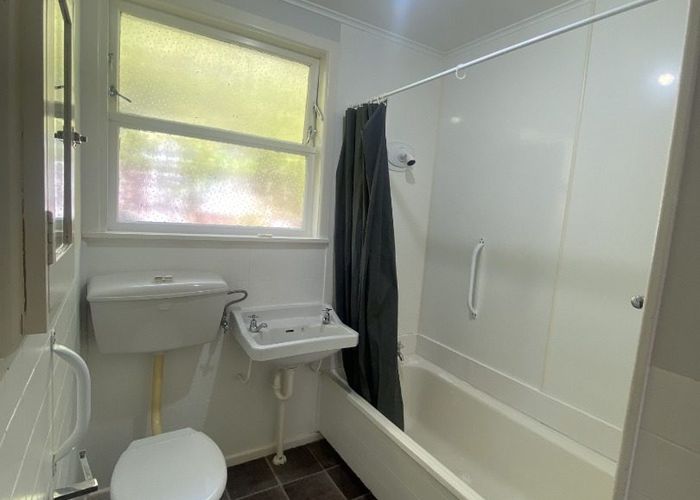  at 2/97 (Front) Clouston Park Rd, Upper Hutt, Upper Hutt, Wellington