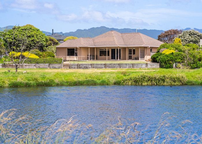  at 11 Marewa Place, Waikanae Beach, Kapiti Coast, Wellington