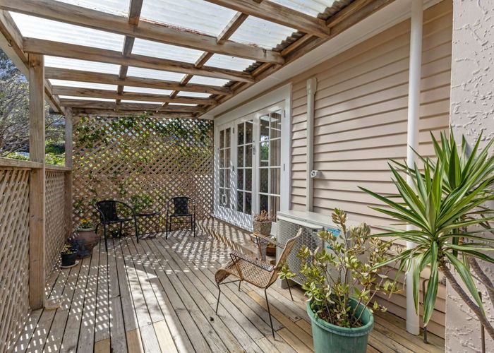  at 4 Sardinha Place, Marfell, New Plymouth