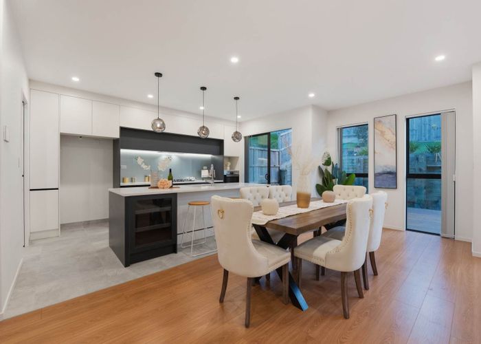  at 10 Alluvial Street, Flat Bush, Manukau City, Auckland