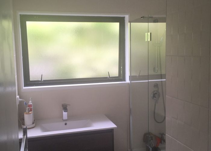  at 2/23 Barrack Road, Mount Wellington, Auckland City, Auckland