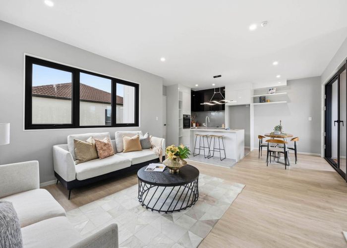  at 6 Beach Road, Te Atatu Peninsula, Waitakere City, Auckland