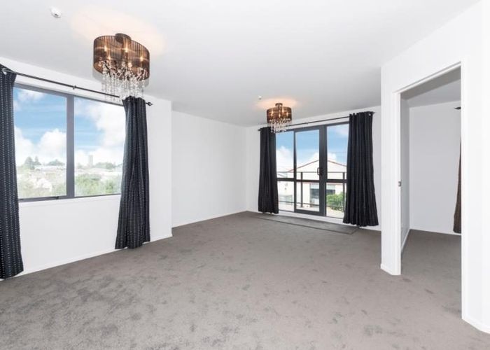  at 82 Mountain Road, Epsom, Auckland