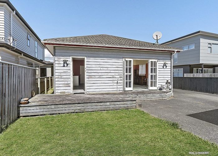  at 49 Tauhinu Road, Miramar, Wellington