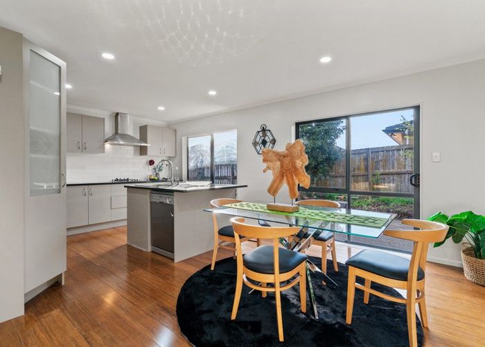  at 43 Glenveagh Park Drive, Weymouth, Auckland