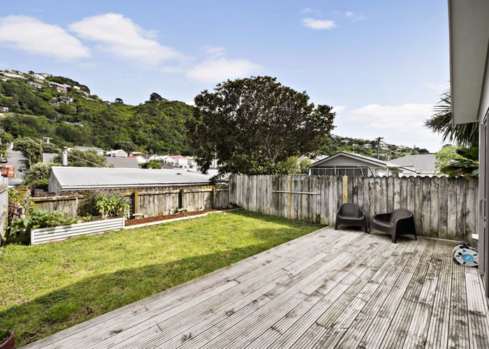 at 208A Queens Drive, Lyall Bay, Wellington