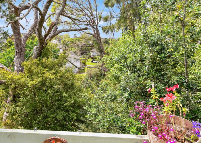  at 2/30 Scarlock Avenue, Browns Bay, Auckland