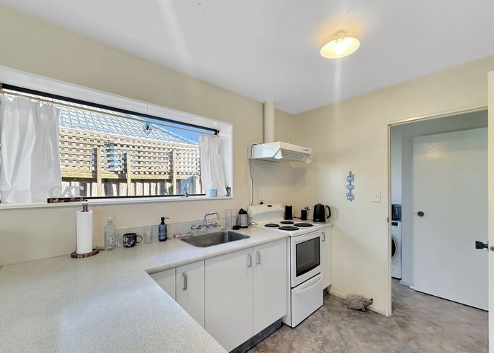  at 2/10 Neill Street, Hornby, Christchurch