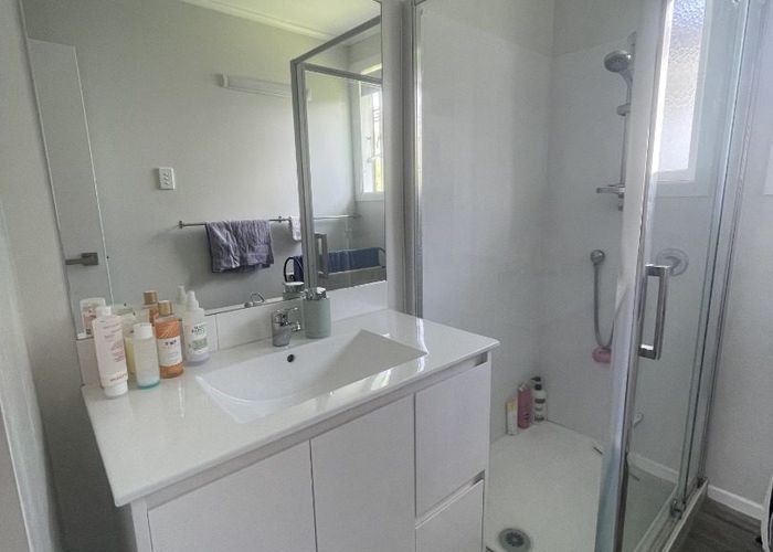 at 52B Amberley Ave  , Te Atatu South, Waitakere City, Auckland