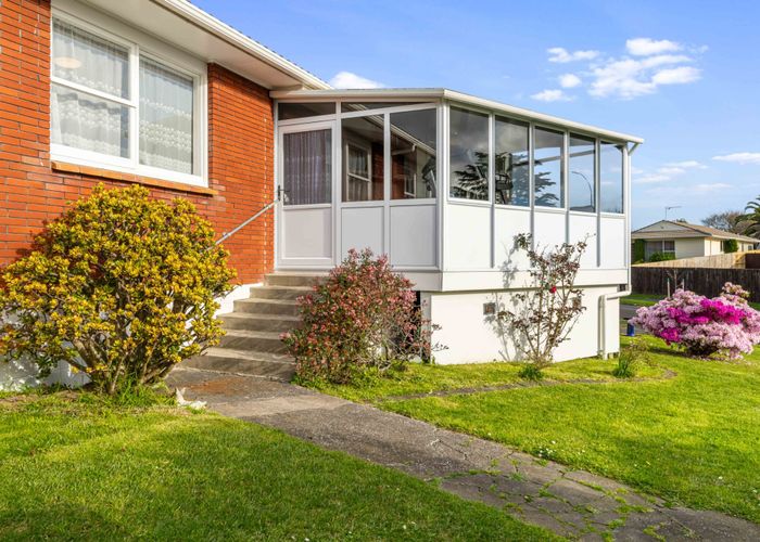  at 9 Ellison Place, Pakuranga Heights, Manukau City, Auckland
