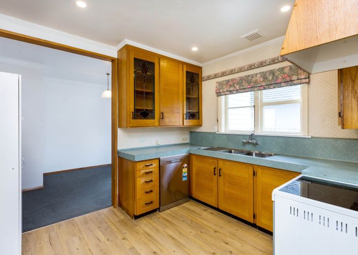  at 15 Oxford Crescent, Ebdentown, Upper Hutt, Wellington