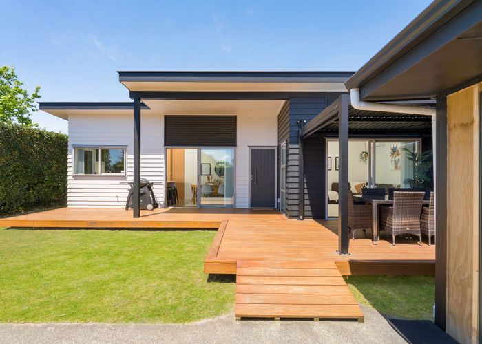  at 2B Peachgrove Road, Te Atatu Peninsula, Waitakere City, Auckland