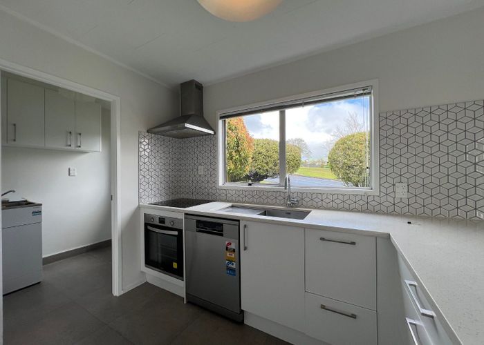  at 21 Meadowood Drive, Unsworth Heights, Auckland