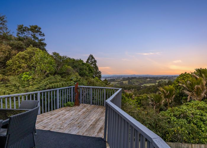  at 1124 Scenic Drive North, Swanson, Waitakere City, Auckland