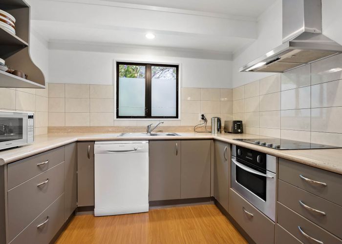  at 2/13 Kia Ora Road, Beach Haven, Auckland