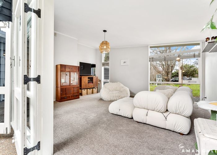  at 4 Gladys Avenue, Glenfield, Auckland
