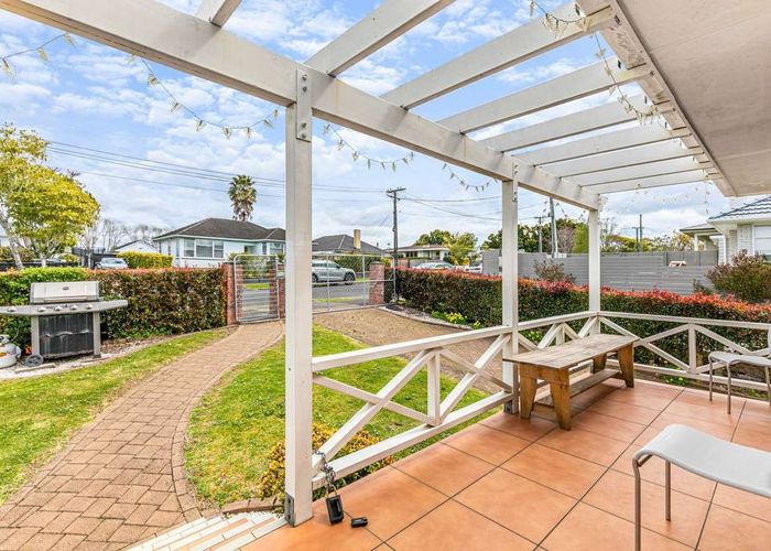  at 10 Paddington Street, Glen Innes, Auckland