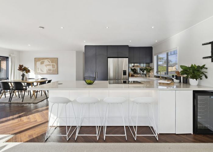  at 15 Kohanga Road, Mangere Bridge, Auckland