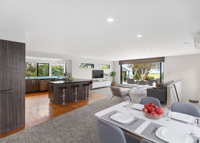  at 84 Wade River Road, Stanmore Bay, Whangaparaoa