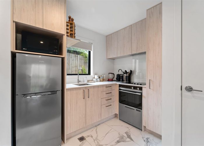  at 9/102 Millbrook Road, Sunnyvale, Auckland