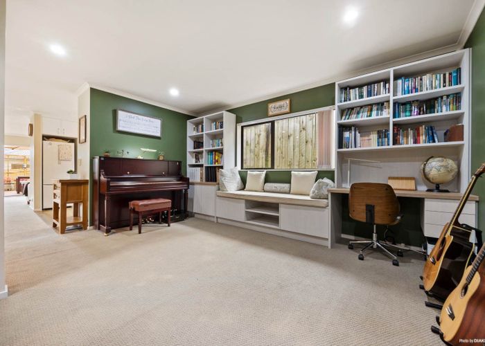  at 10 Murrayfield Lane, The Gardens, Manukau City, Auckland