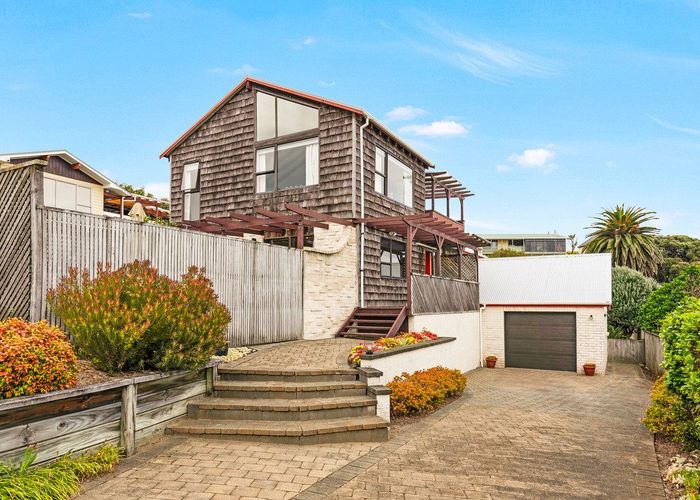  at 10 Napier Grove, Waikanae Beach, Kapiti Coast, Wellington