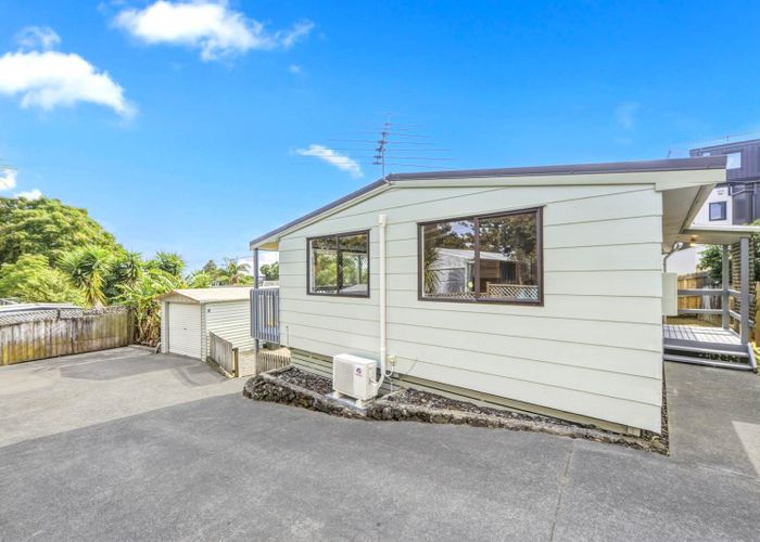  at 2/7 Glendhu Road, Glenfield, North Shore City, Auckland