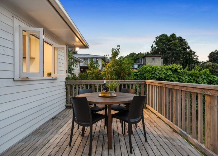  at 10 Windy Ridge Road, Glenfield, North Shore City, Auckland