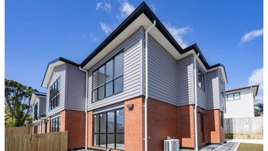  at 4D Scanlen Terrace, Kelston, Auckland